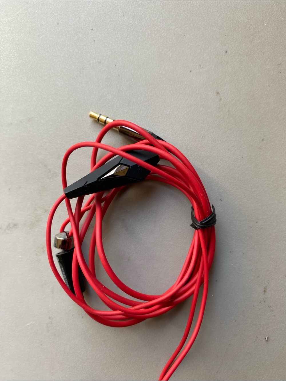 Beats Monster Wired Earphones - Picture 3 of 3